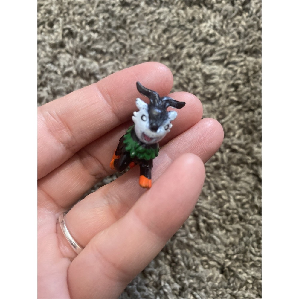 Vintage RL/W Pokemon Skiddo 1" Mini Figure